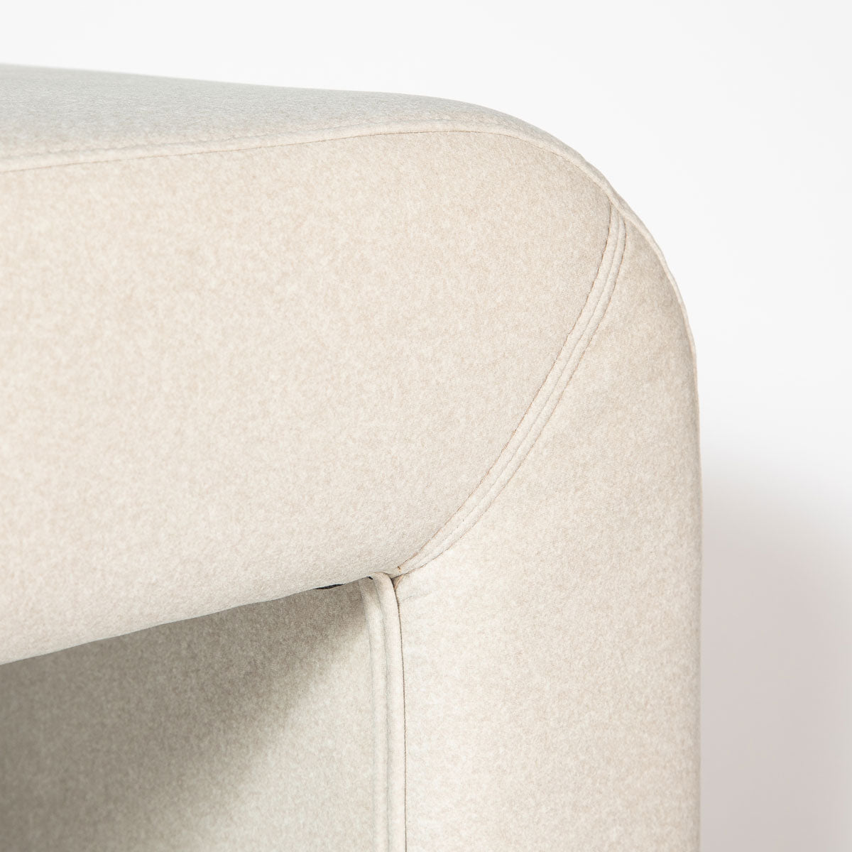 Ginger Bench - Velvet Natural