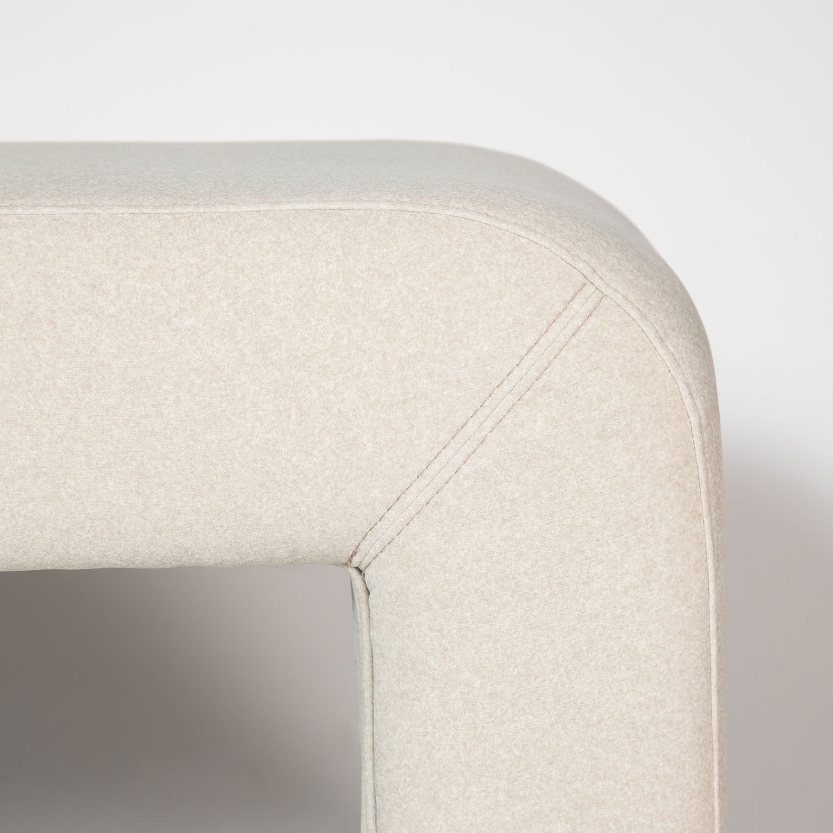 Ginger Bench - Velvet Natural